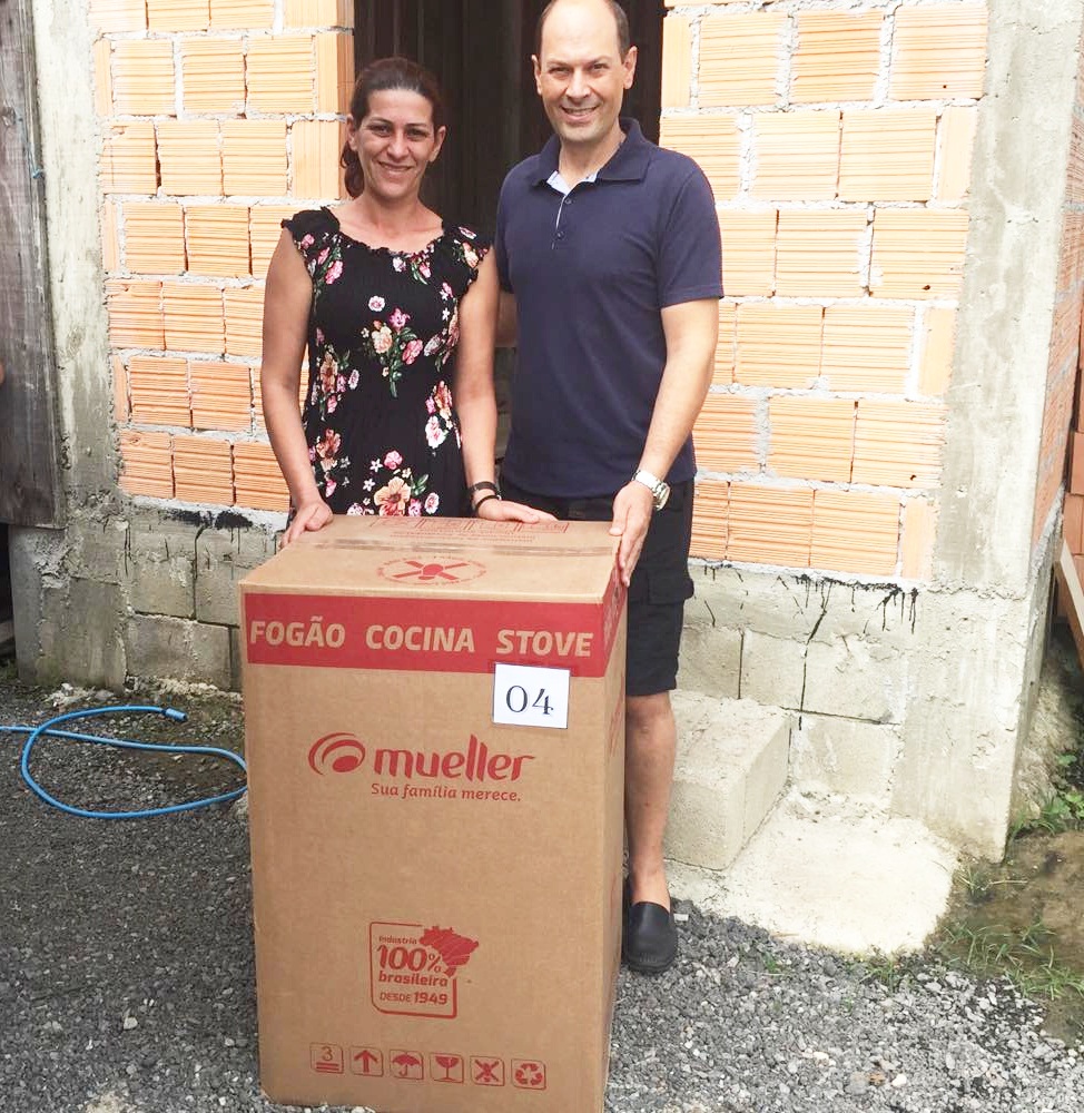 ROSELITA IRIS PEIXOTO, da empresa Motel do Porto, do bairro pereque da cidade Porto Belo, que foi sorteada no dia 22/dezembro/2017.