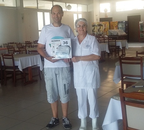 ZENITA DA SILVA ZUCATTELLI, funcionária do Churrascaria Guarnieri da cidade Tijucas, foi contemplada com um GRILL SANDUICHEIRA.